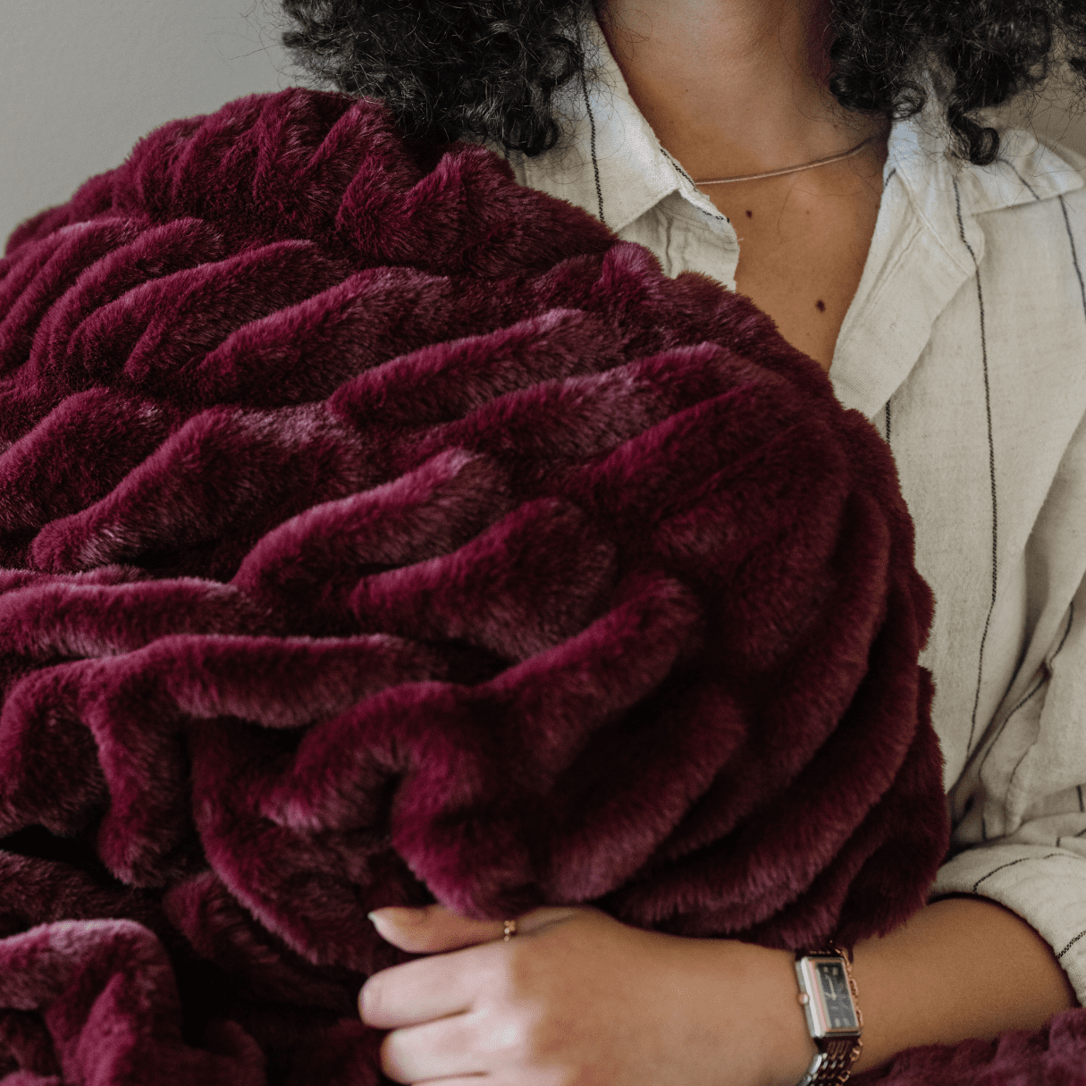 DOUBLE RUCHED FAUX FUR THROW BLANKETS - Sweet Water Decor - Blankets