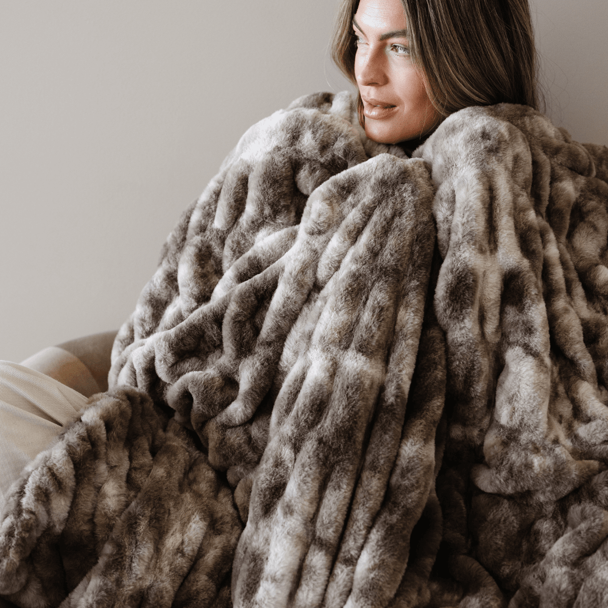 DOUBLE RUCHED FAUX FUR THROW BLANKETS - Sweet Water Decor - Blankets