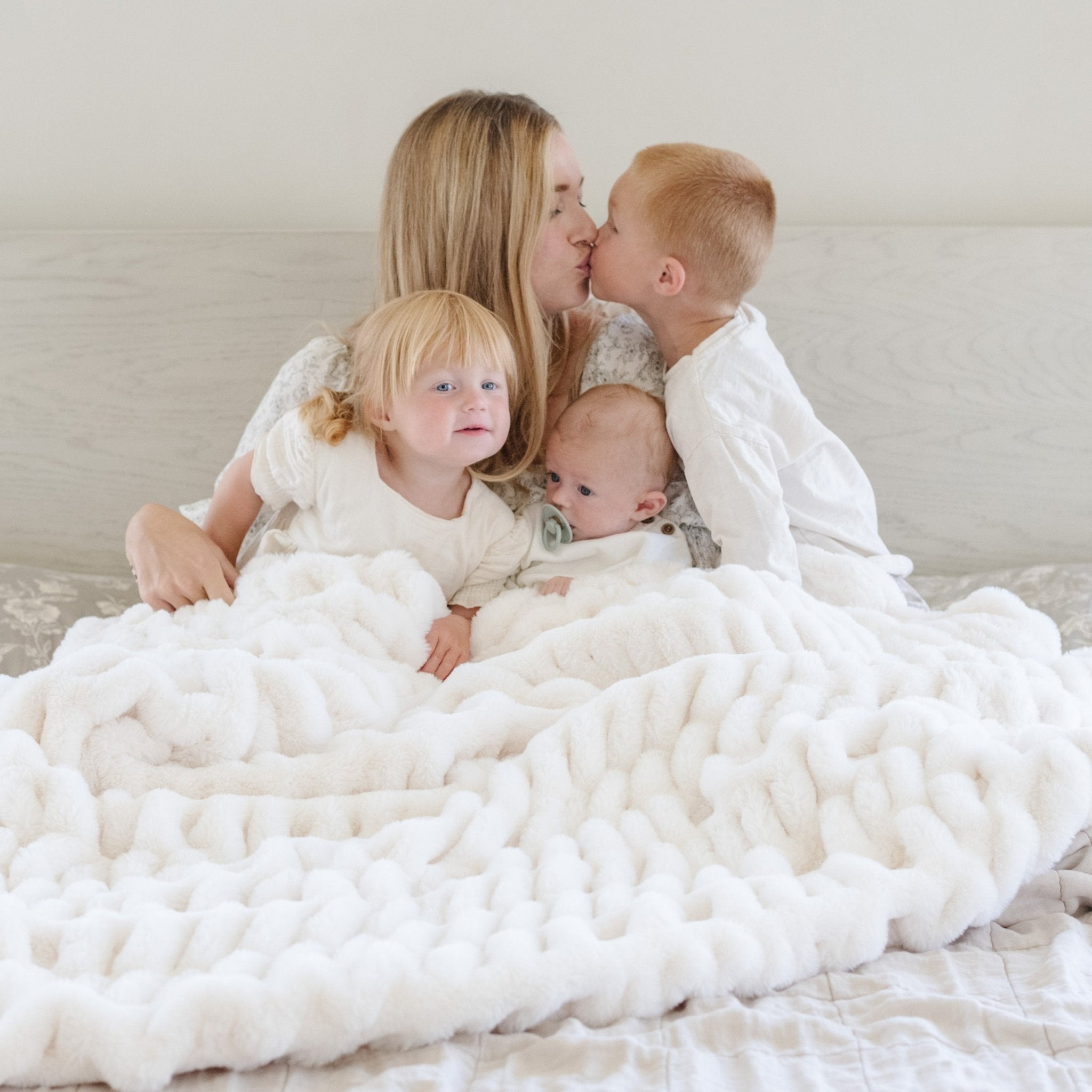 DOUBLE RUCHED FAUX FUR THROW BLANKETS - Sweet Water Decor - Blankets