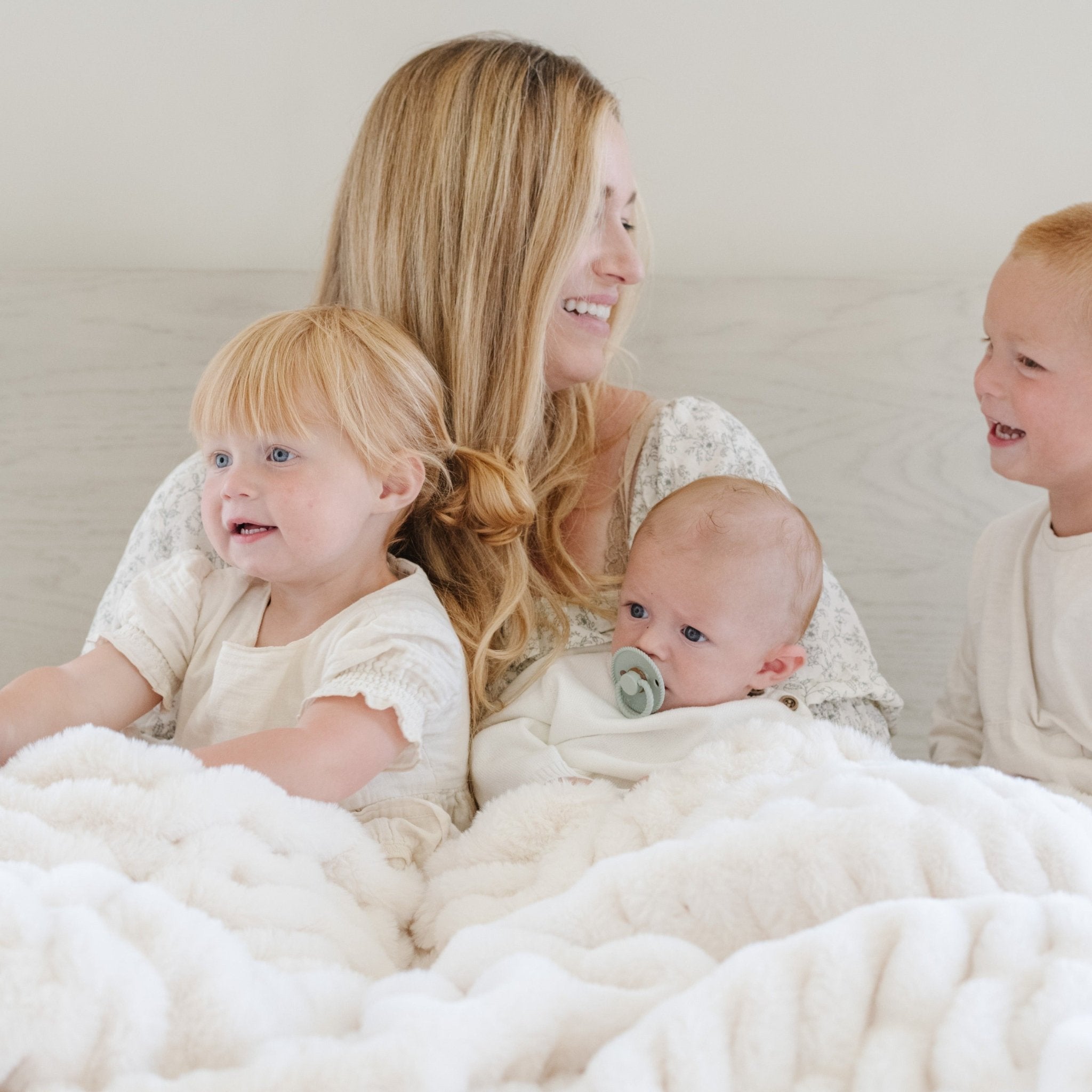 DOUBLE RUCHED FAUX FUR THROW BLANKETS - Sweet Water Decor - Blankets