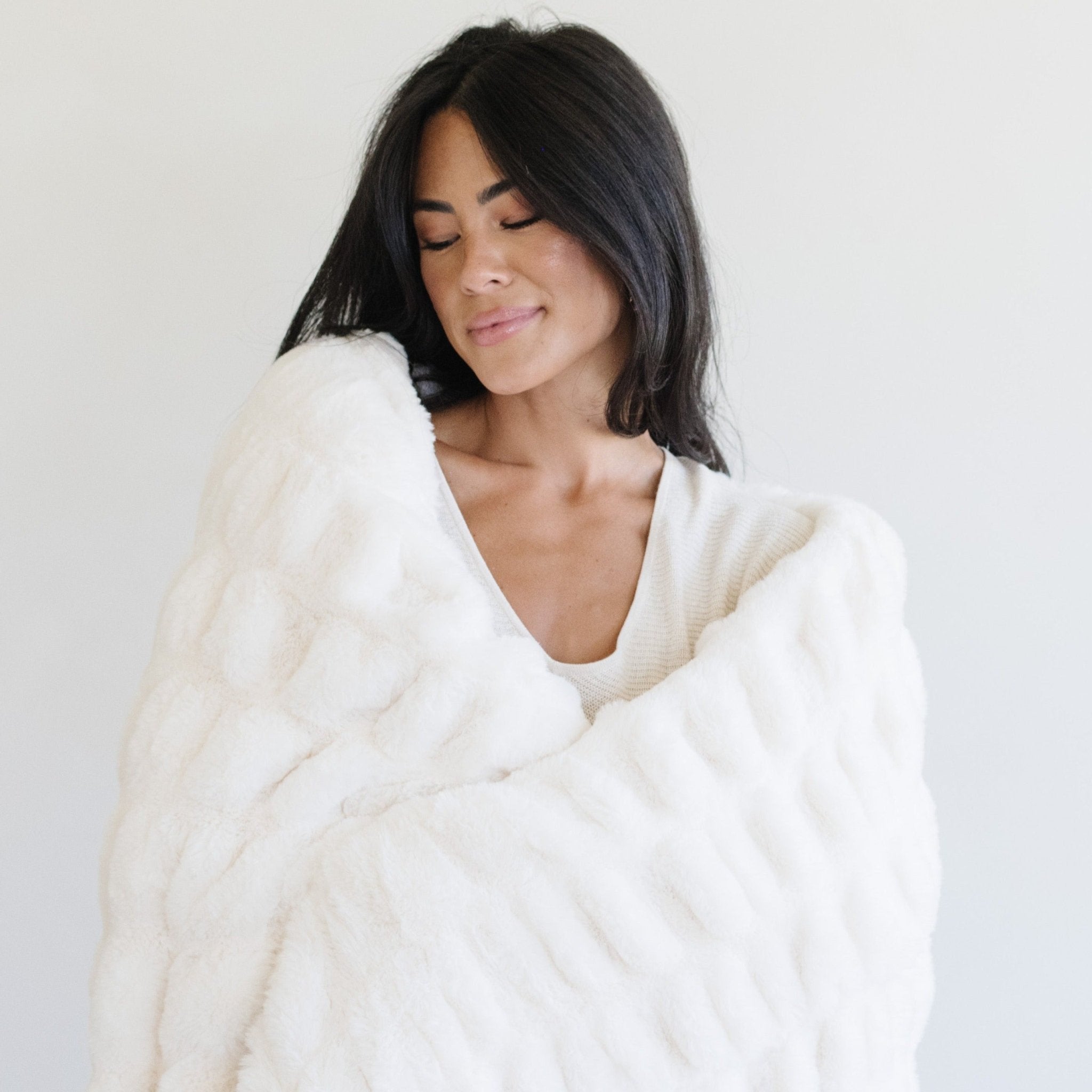 DOUBLE RUCHED FAUX FUR THROW BLANKETS - Sweet Water Decor - Blankets