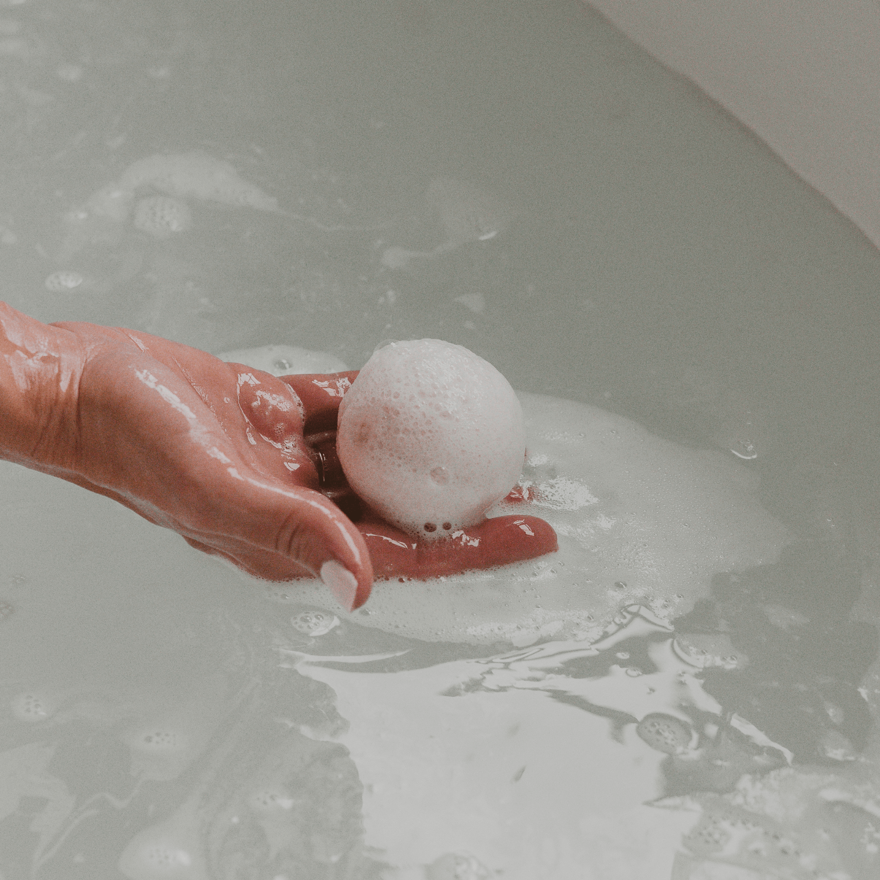 White Tea and Jasmine 4.6 oz Bath Bomb - Sweet Water Decor - Bath Bomb